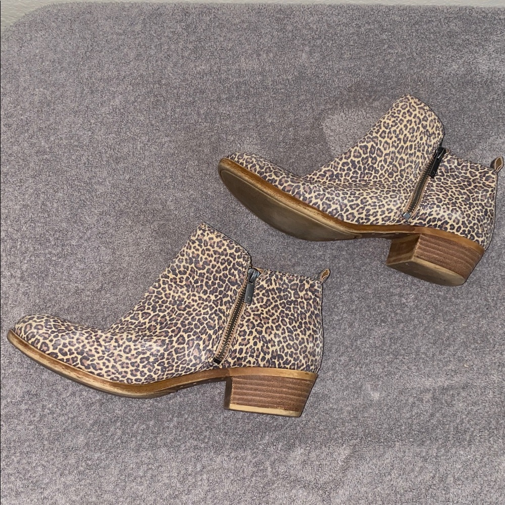 🛍️Lucky Brand Leopard printed booties! - Picture 2 of 7